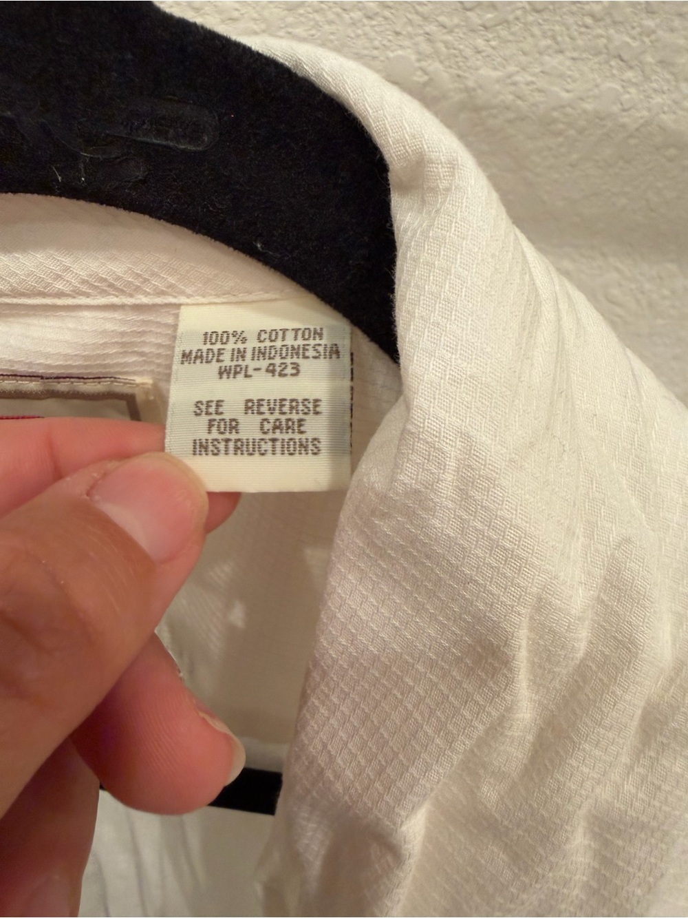 Levi’s white collared button down - Picture 3 of 6